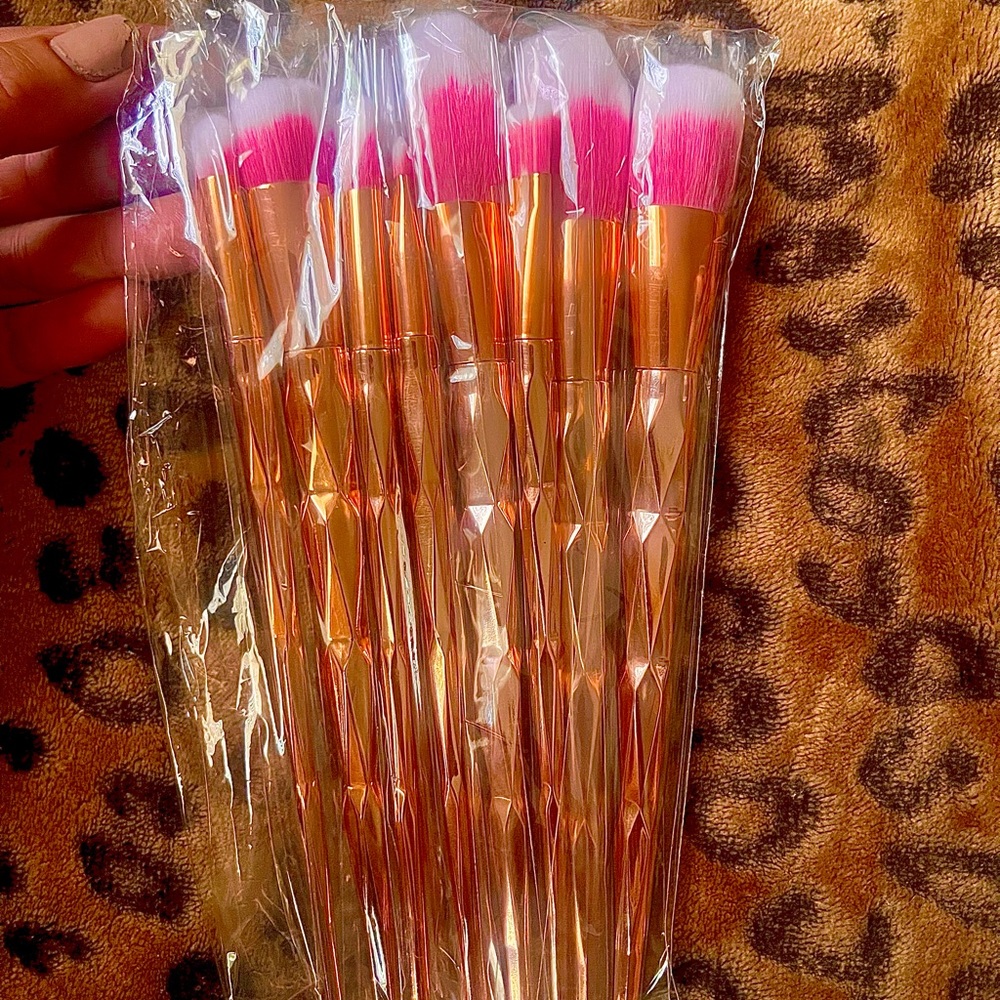 Brand New 8-Piece Makeup Brush Set